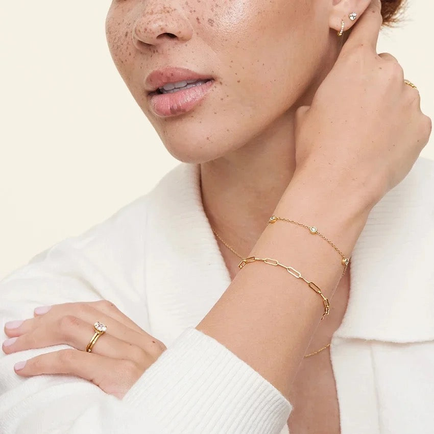 Devon 7 In. Lightweight Paperclip Chain Bracelet (Large) in 14K Yellow Gold