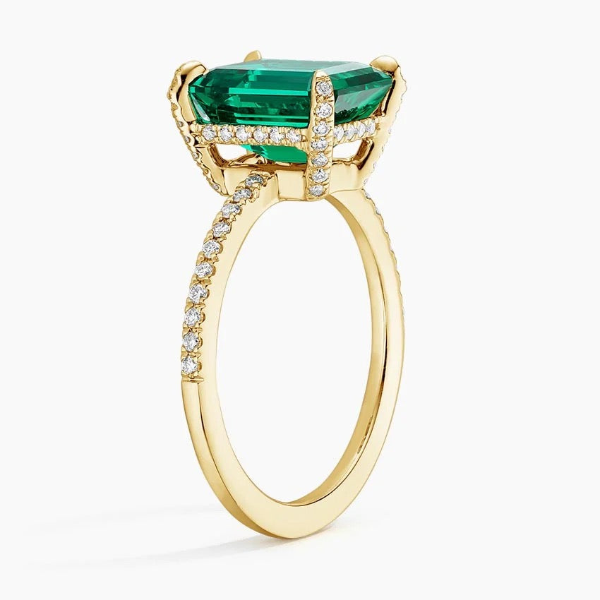 Samba Lab Emerald and Diamond Cocktail Ring in 18K Yellow Gold