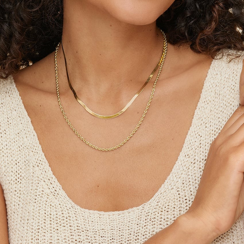 Dezi 16 In. Herringbone Necklace (2.8mm) in 14K Yellow Gold